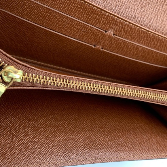 $6️⃣9️⃣5️⃣LOUIS VUITTON Monogram Sarah Wallet - Picture 7 of 8